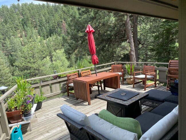 Building Photo - Executive Rental Fully Furnished PERFECT GETAWAY, MOUNTAIN RETREAT WITHIN TOWN!!