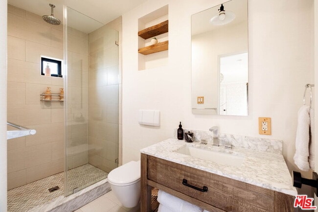 Building Photo - 6677 Maryland Dr