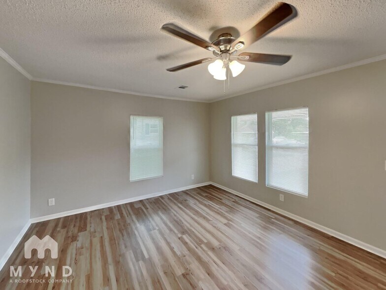 Building Photo - 214 Harrel St