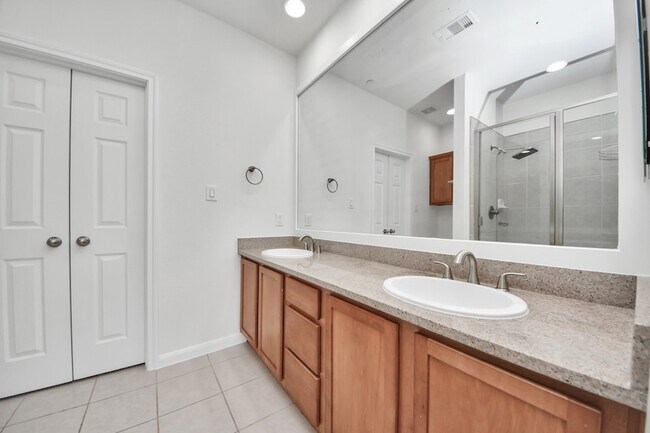 Building Photo - 3001 Murworth Dr