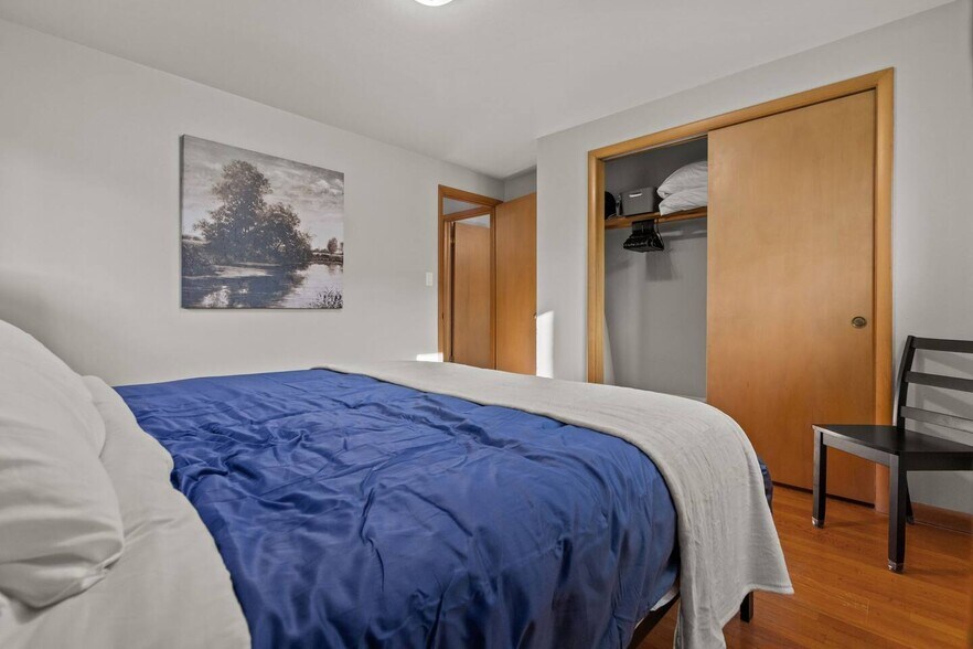 Building Photo - 1221 Kenwood St