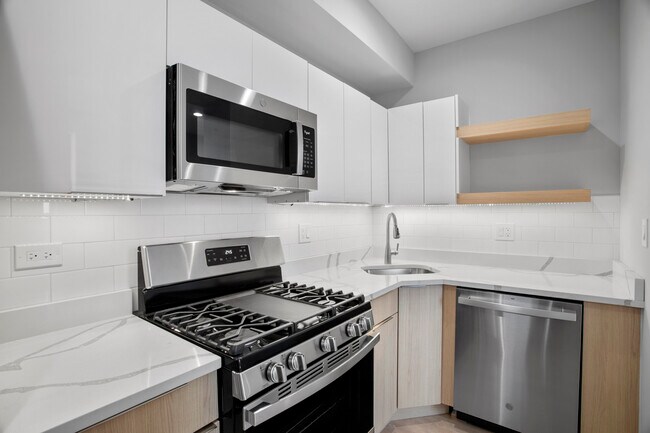 Building Photo - 1704 W Juneway Terrace