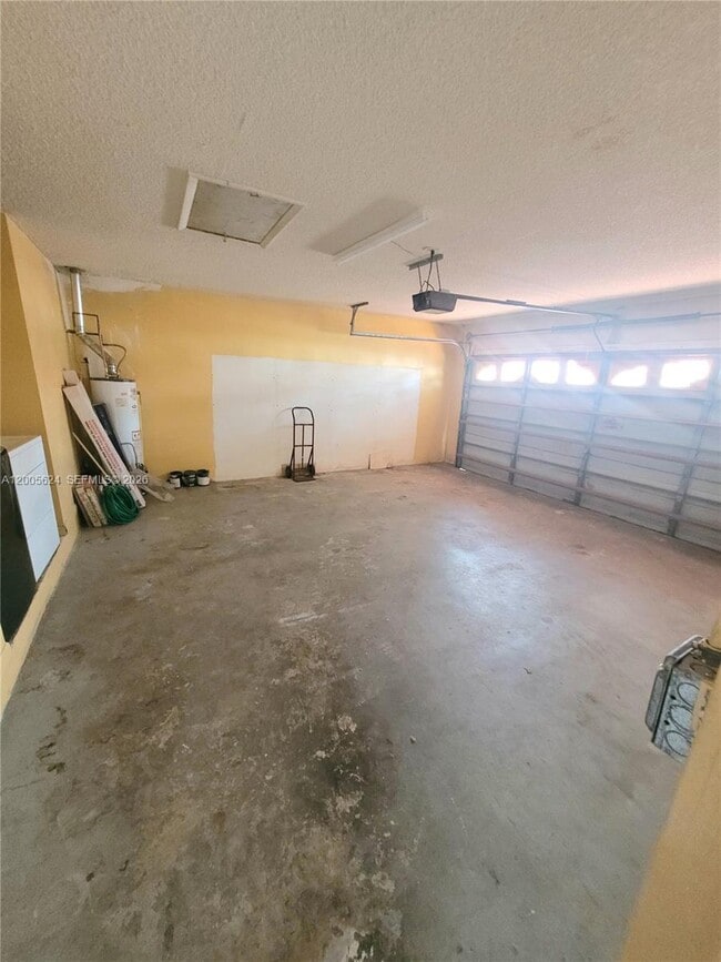 Building Photo - 8248 NW 199th Terrace