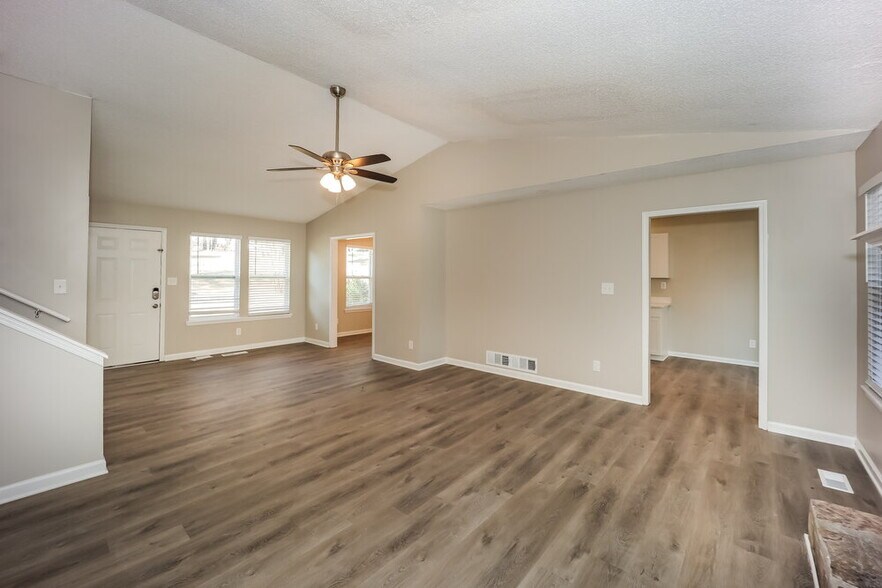 Building Photo - 4110 Cranwood Dr