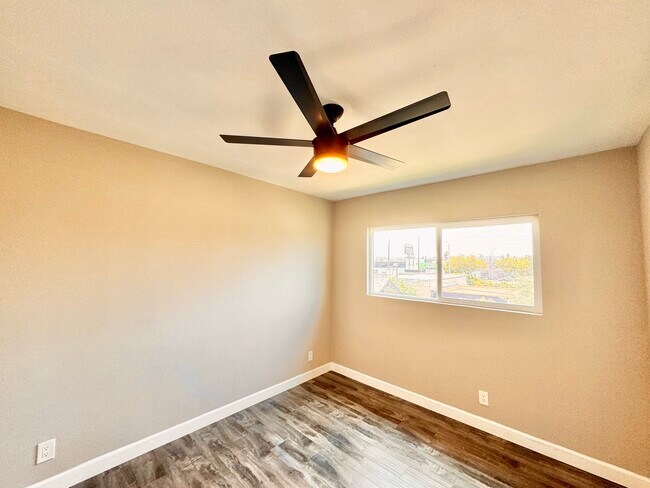 Building Photo - 1508 S Orange Dr