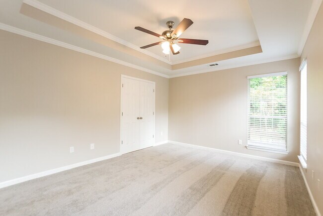 Building Photo - 520 Brooksdale Dr