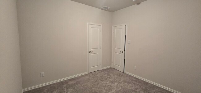Building Photo - 1112 Spectra Dr