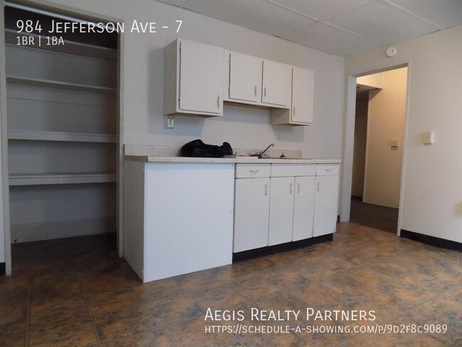 Building Photo - Great 1 Bedroom Apartment!