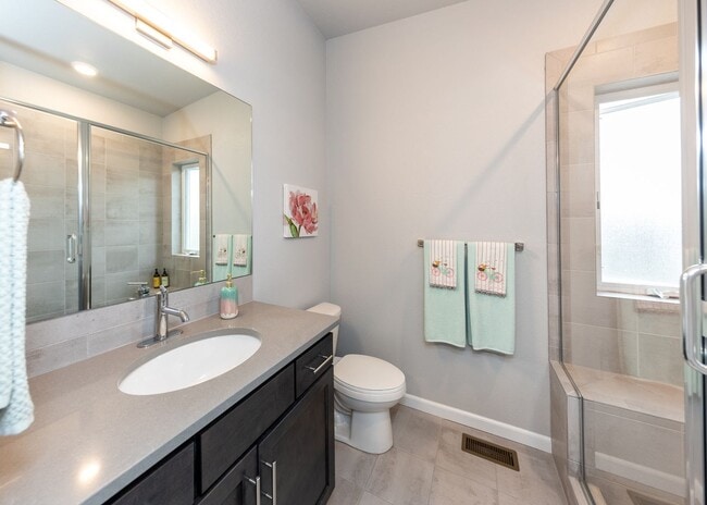 Building Photo - Urbanite Living near Downtown 3 Bed End Unit Townhouse