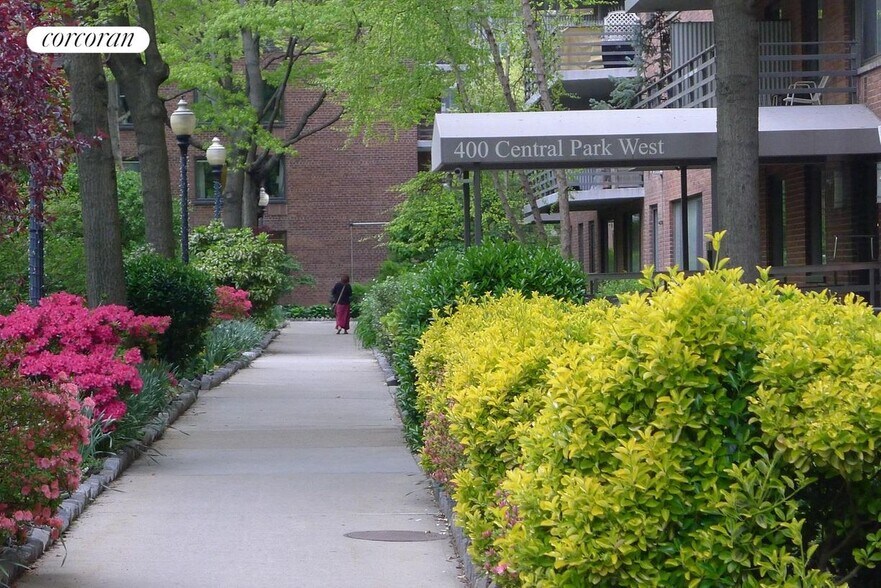 Building Photo - 400 Central Prk W