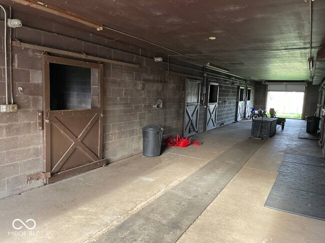 Building Photo - 9375 Cooper Rd