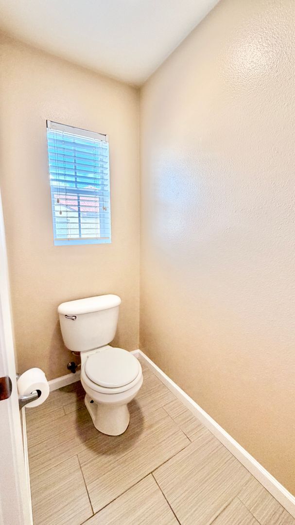 Building Photo - Bright & Lovely Two Story Townhome in the VistaMonte at San Luis Rey HOA Community of Oceanside!