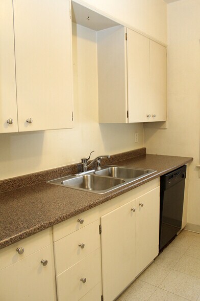 Building Photo - 1624 NE Tillamook St