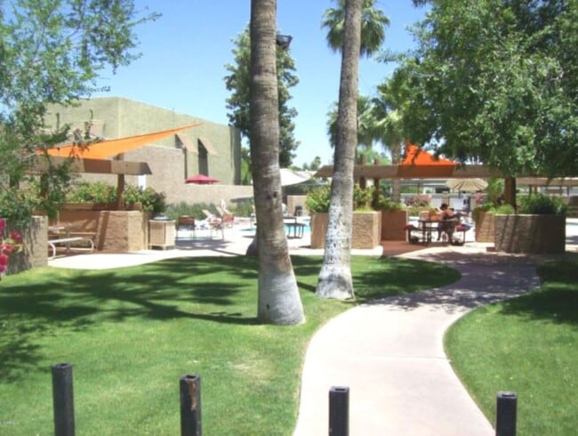 Building Photo - Scottsdale