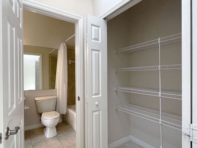 Building Photo - Two-Bedroom Townhome with Bonus Room