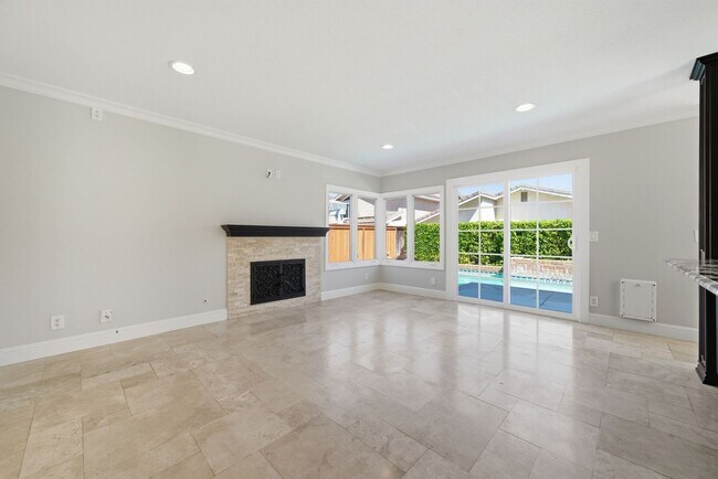 Building Photo - Beautifully Updated 5 Bedroom Woodbridge Home with Pool and much more!
