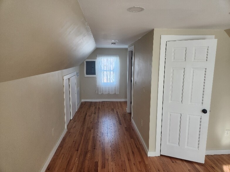 Building Photo - W5725 Ralph Rd