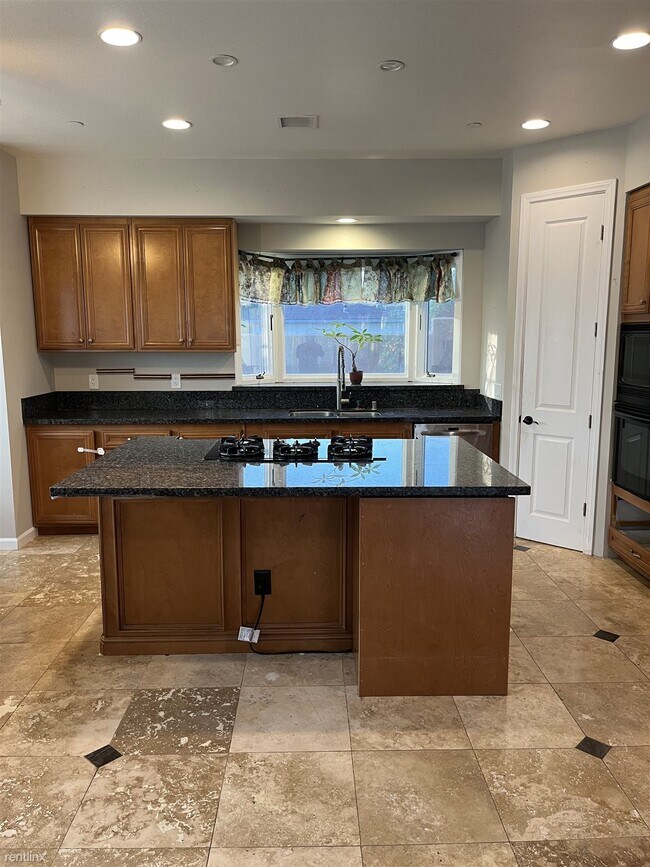 Building Photo - 3 br, 2 bath Townhome - 5993 Short Street