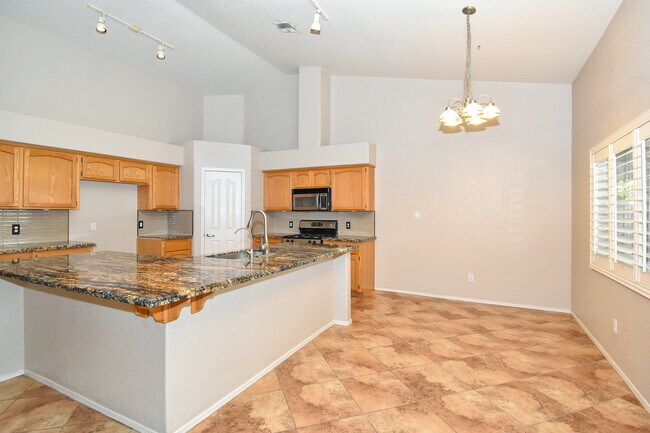 Building Photo - 8406 E Lorenzo Ln