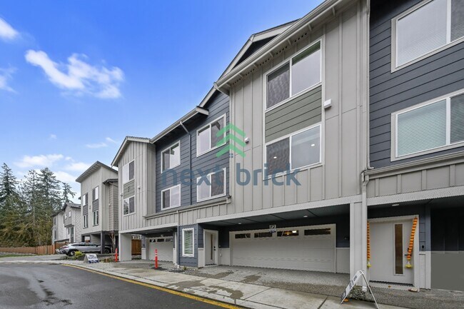 Building Photo - 3 BED & 2.5 BATH TOWNHOUSE FOR RENT