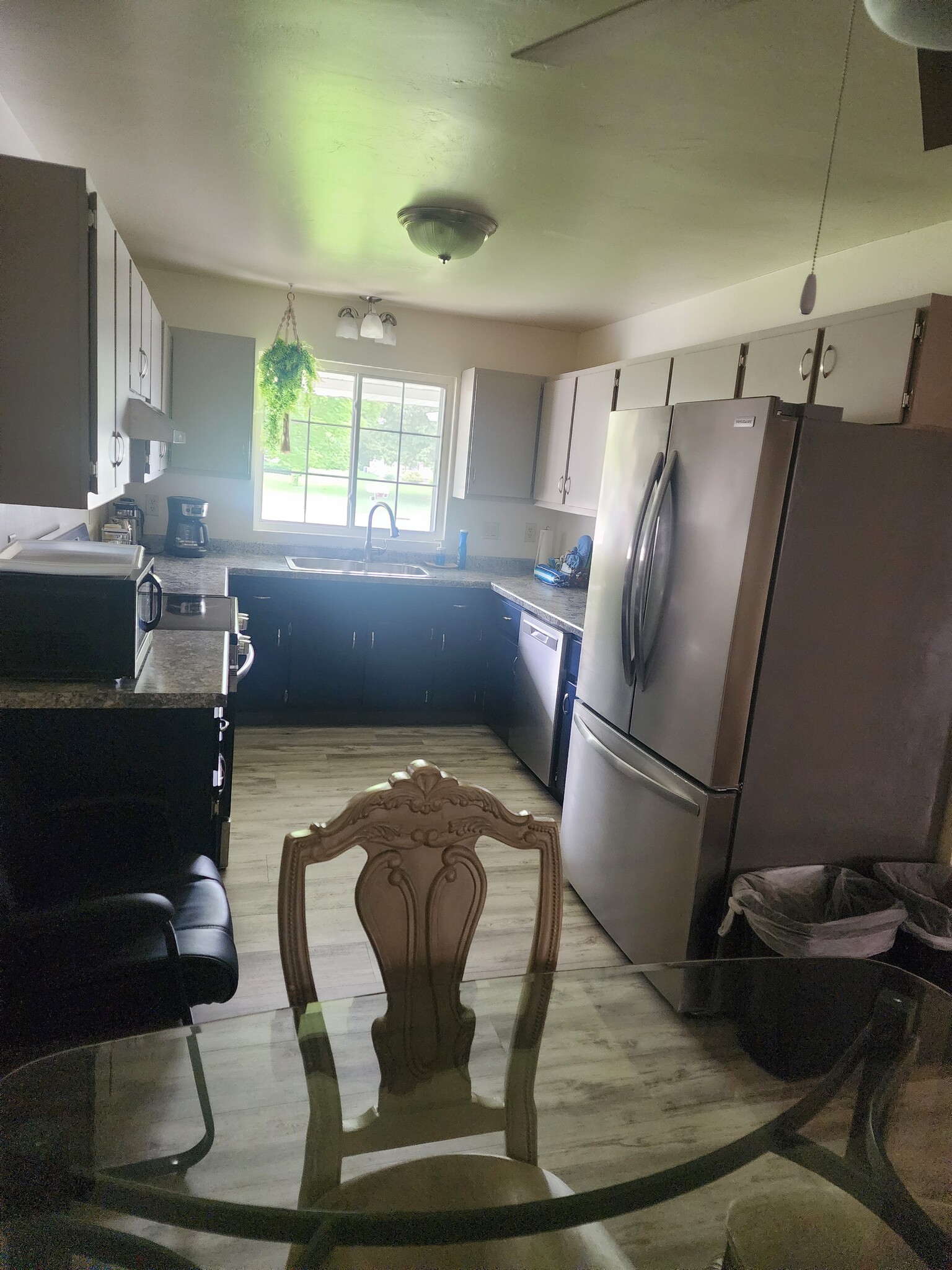 All new stainless steel appliances. Filtered water and ice in refrigerator. - 1810 Briarwood Ct