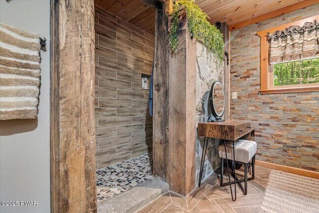 Building Photo - 134 Split Rock Rd