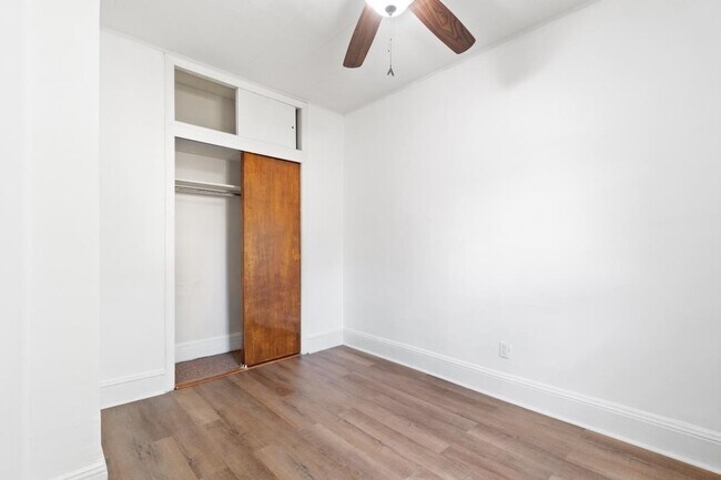 Building Photo - 182 Avenue F