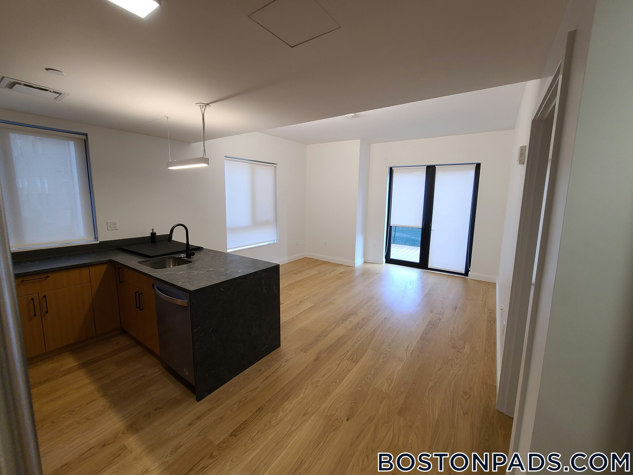 Building Photo - 83 Gardner St