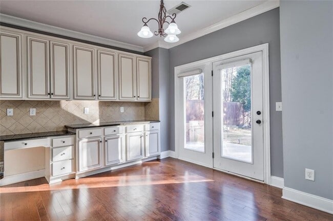 Building Photo - 5390 Breckinridge Ln