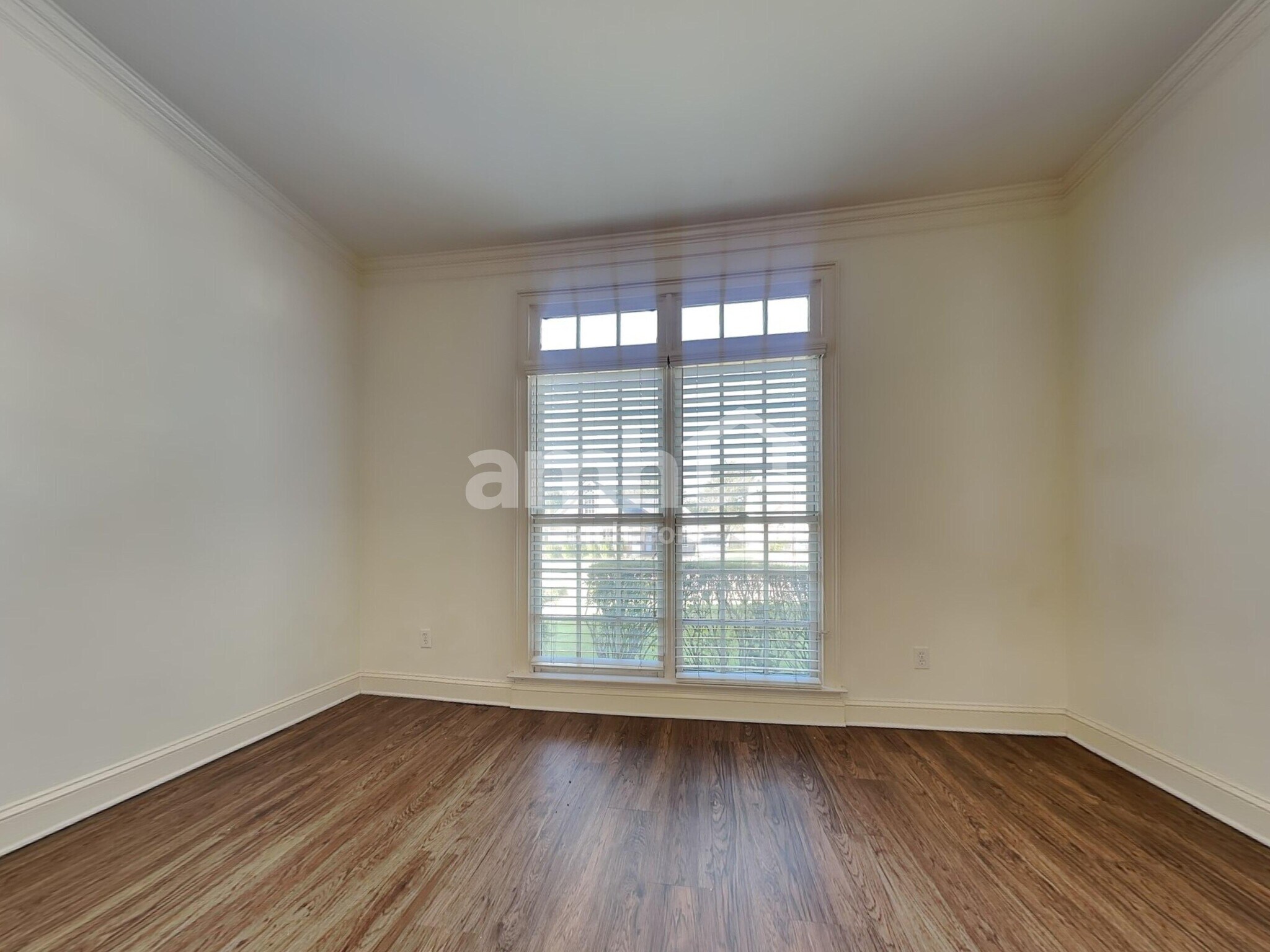 Building Photo - 1015 Warwick Pl