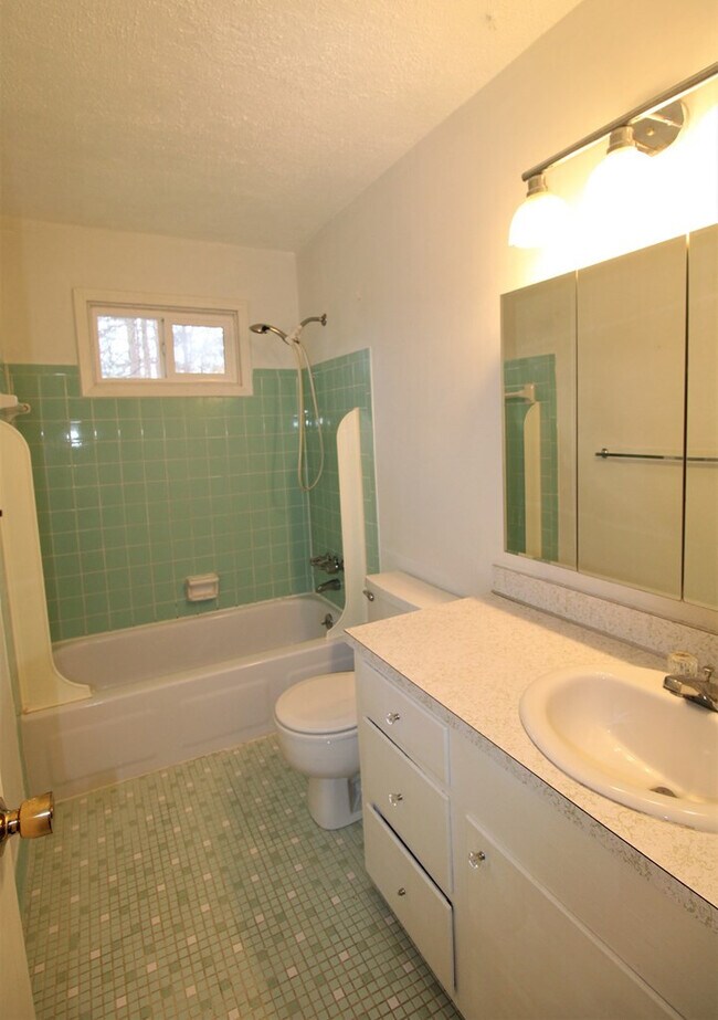 Building Photo - 2378 Valleybrook Rd