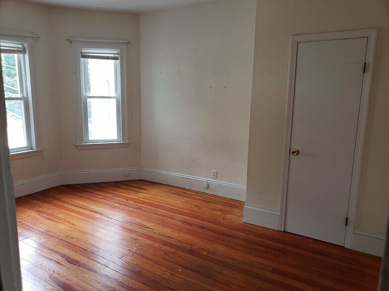 Building Photo - 348 Faneuil St