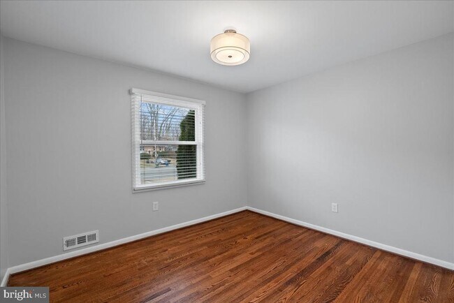 Building Photo - 7845 Brompton St