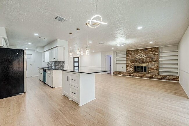 Building Photo - 10806 Silkwood Dr