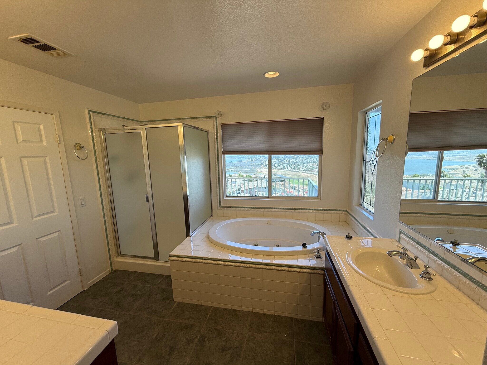 Building Photo - 10234 Valley Waters Dr
