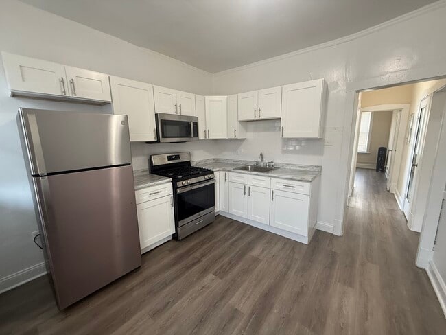 Building Photo - 2206 S 57th Ave