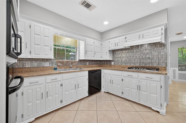 Building Photo - 663 Ravensworth Dr