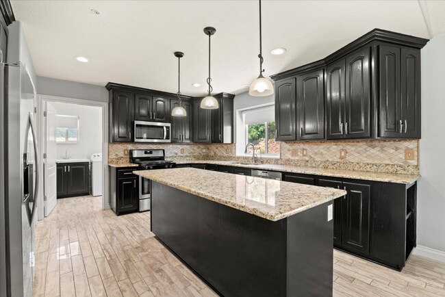 Building Photo - 1676 S Mountain Vw Cir