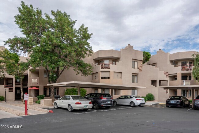 Building Photo - 4850 E Desert Cove Ave