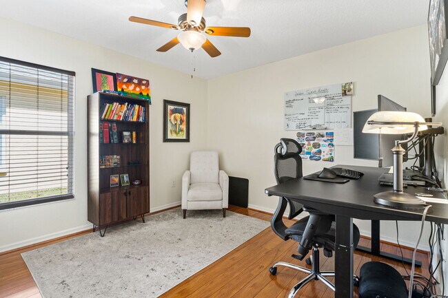 Building Photo - 545 Tuscanny St