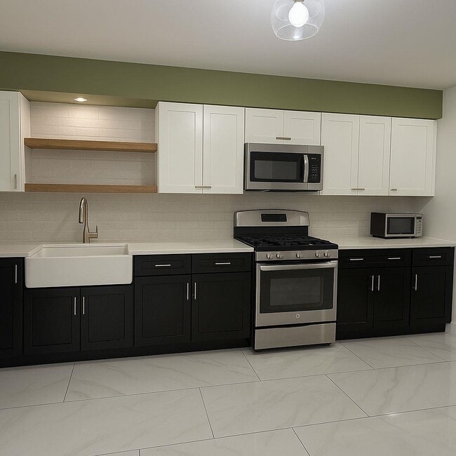 Building Photo - 996 Palisade Ave