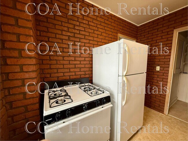 Building Photo - College Hill Duplex