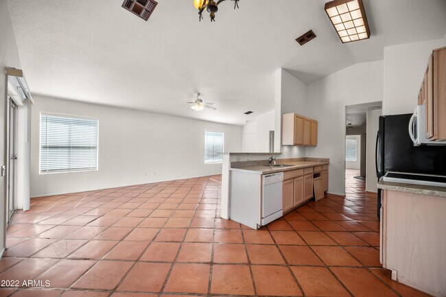 Building Photo - 1414 E Weldon Ave