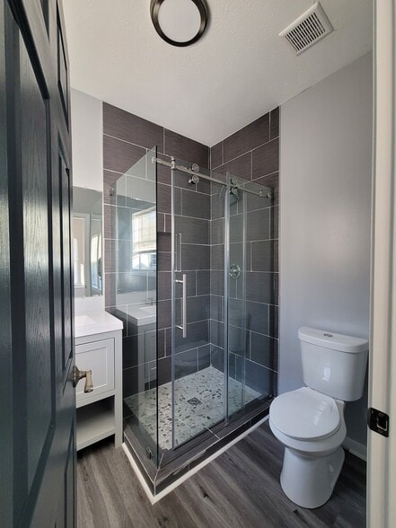 Building Photo - 423 Boulevard NE