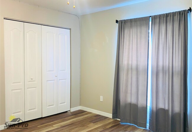 Building Photo - 5988 Sawgrass Point Dr