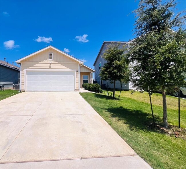 Building Photo - 325 Geode Glen