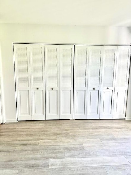 Building Photo - 212 Suffolk F