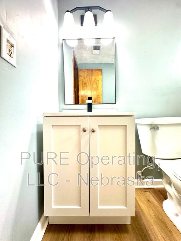 Building Photo - 2205 Lindyview Rd