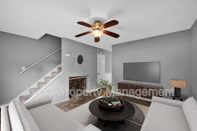 Building Photo - 2632 White Oak Ln