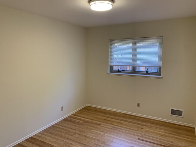 Building Photo - 280 Mt Hamilton Ave